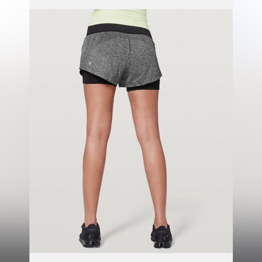 Lululemon Seamless Moves Shorts - Sz 8